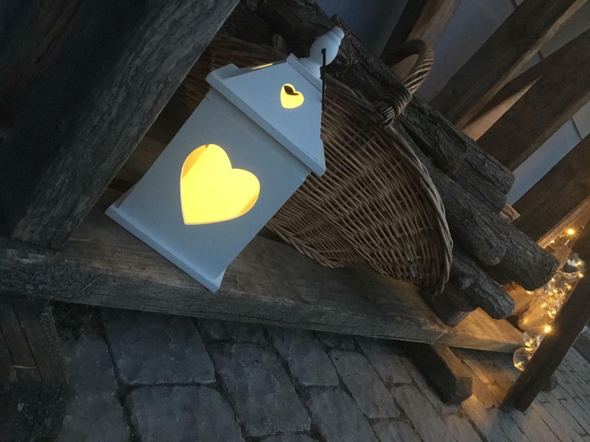 Voeroes Kastely Kunbaracs Bagian luar foto